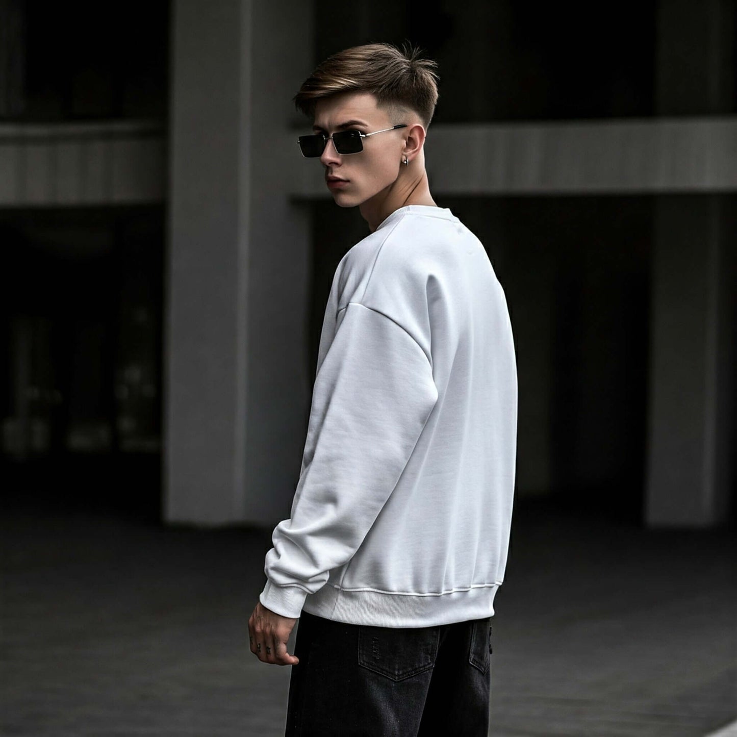 Sweatshirt